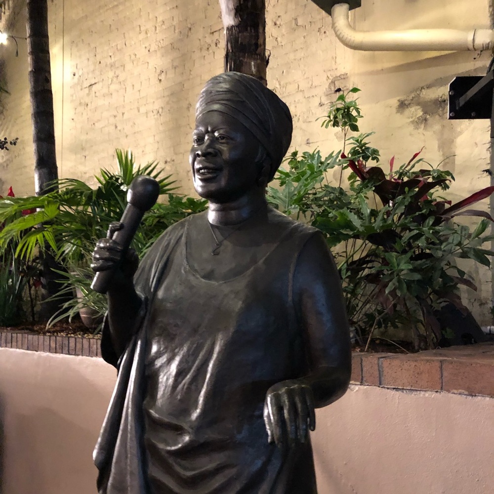 Meet your Posher, Kina